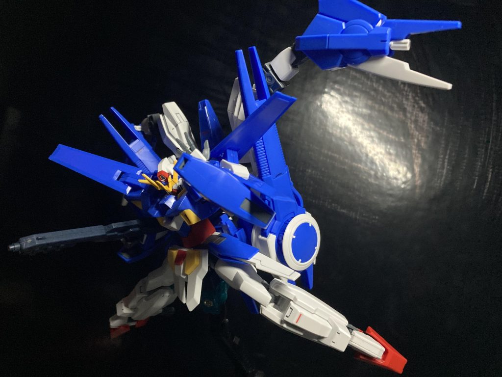 なんともいいビジュアル!なんせ!ガンダムビルドダイバーagainstの主役機体になっています!って言っても納得するレベルの正統派機体これがまさか1回限りの戦闘に使われる予定で作ったなんて!誰が信じるんだ!