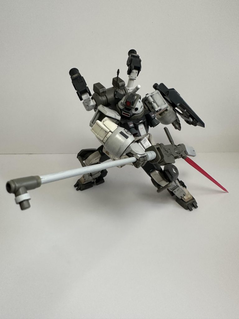 銃身を握るように持ち替えて、ビームサイズとしての運用も可能となっています!