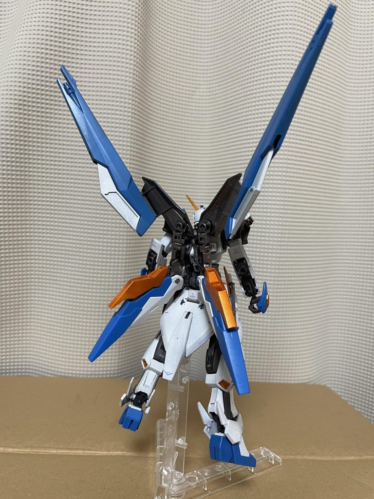 ノーネイムライフルとHi-νガンダムヴレイブのバインダーを取り付けました