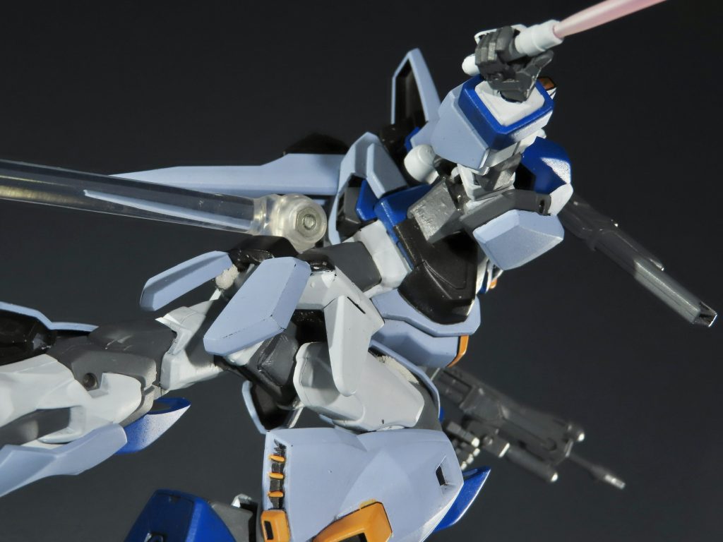 アンテナのシャープ化、関節以外の形状はほぼキットのままです。