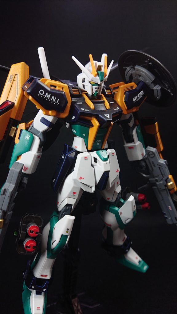 頭部　　　　：ストライクボディ　　　：ストライク腰部　　　　：ストライク肩　　　　　：ストライク　　　　　　　(左肩に30MMのシールド)腕部　　　　：ストライク脚部　　　　：ストライク　　　　　　　(両足に公式改造パーツのフットミサイル)バックパック：エールストライク武装　　　　：350ミリガンランチャー(ヴェルデバスター)　　　　　　　94ミリ高エネルギービーム砲(ヴェルデバスター)　　　　　　　ビームライフル(ストライク)