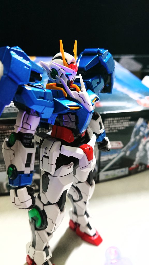 メインカメラとGNドライブは蛍光ブルーとグリーンで光るようにしました。