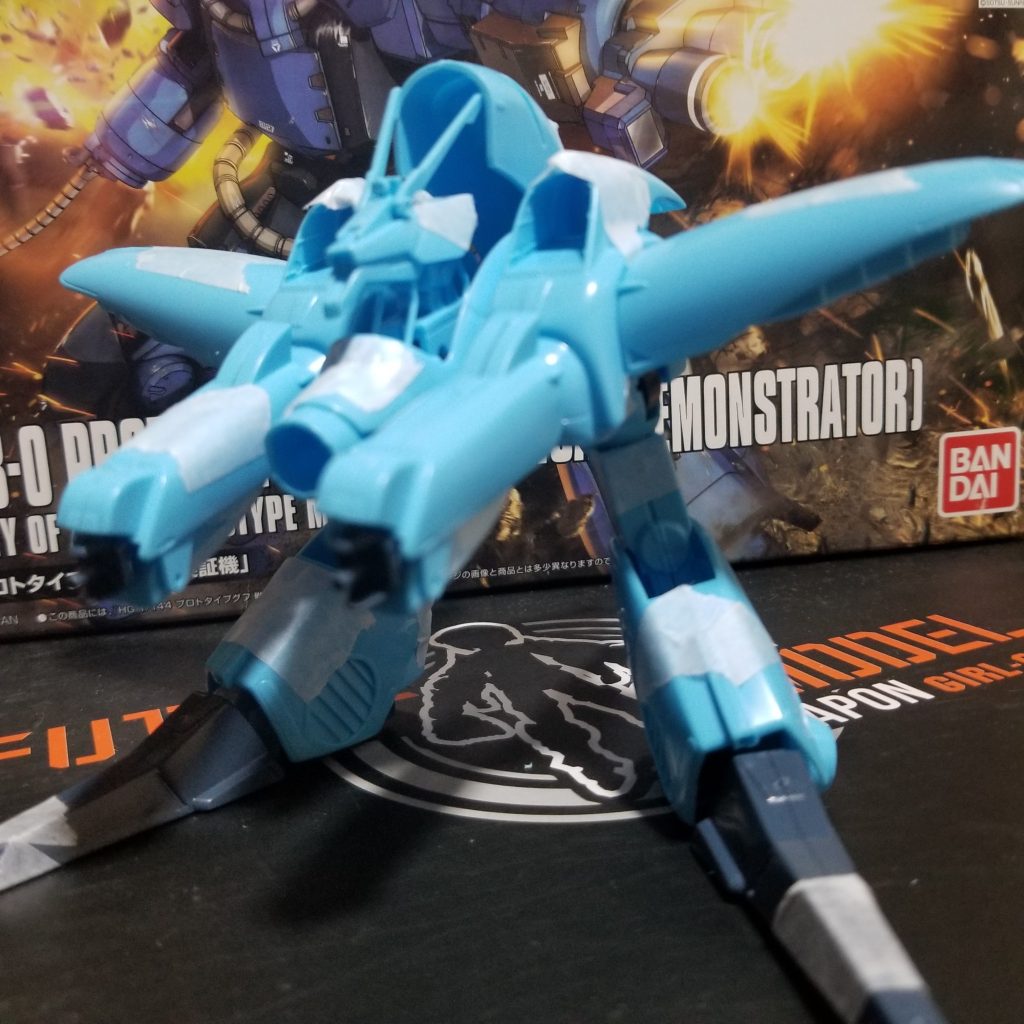 仮組元々は腕はロール回転のみ、前へ習えのポーズしかできません。