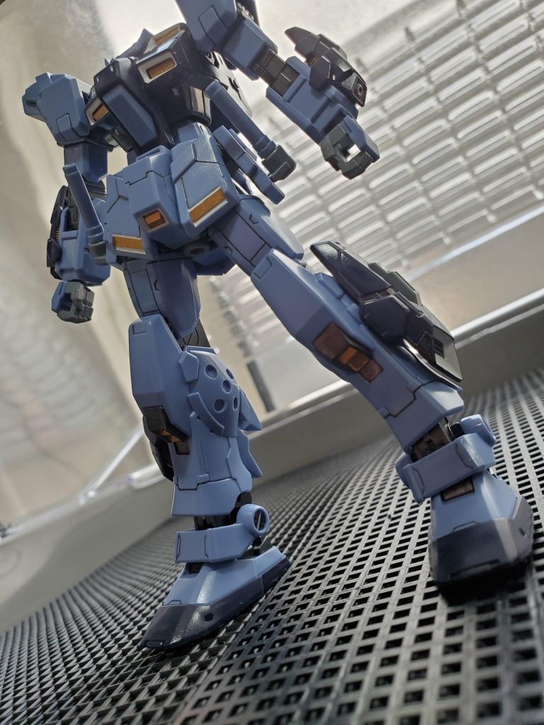 汚し前の写真です😌メタルパーツを埋め込む為に、客部の穴を拡大しました