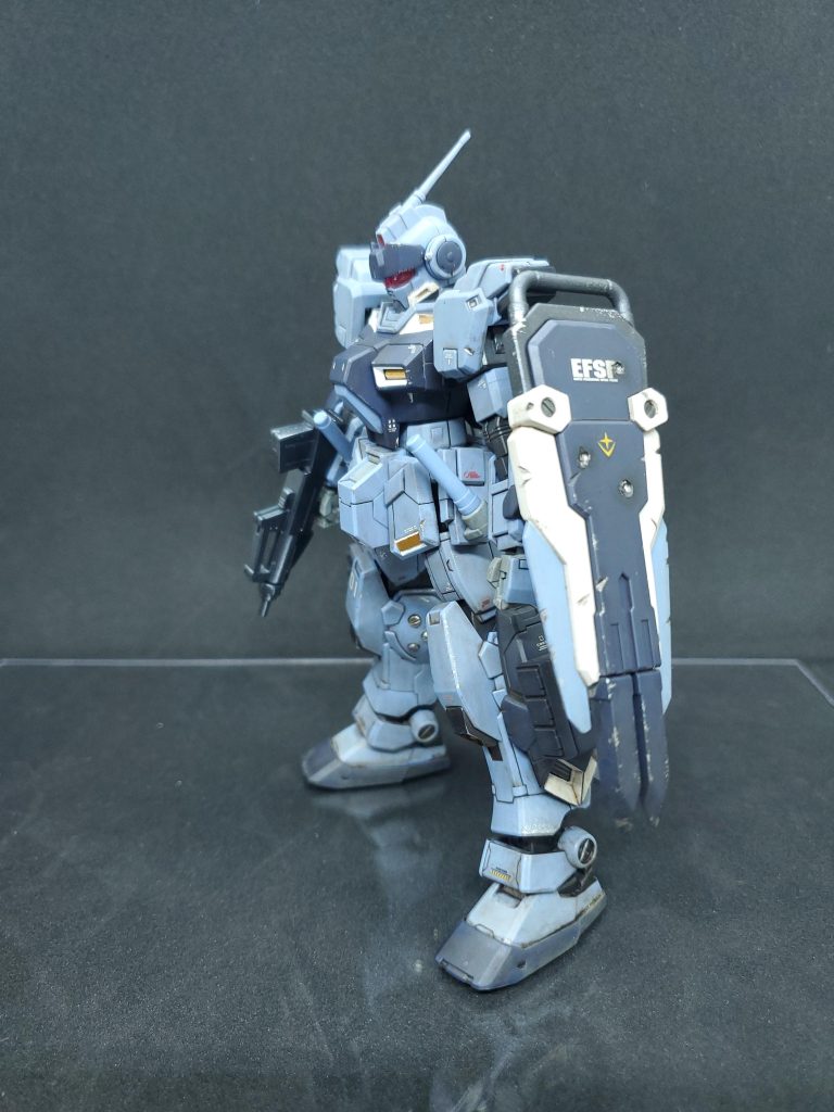 成型色(一部部分塗装)につや消しをして、その上から汚し塗装で仕上げています陸戦仕様は汚しが合いますね！