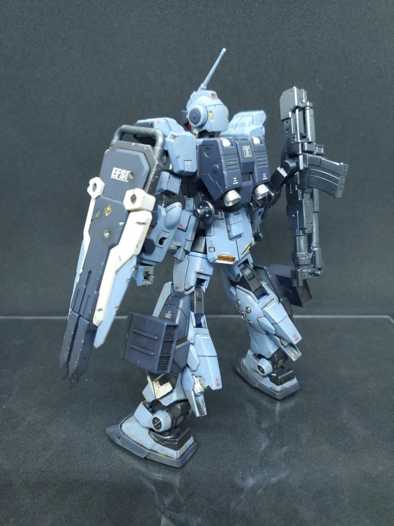 後ろもしっかり汚しました！ミサイルポッドと脚部バーニアが上手く出来て満足です(*´▽｀*)