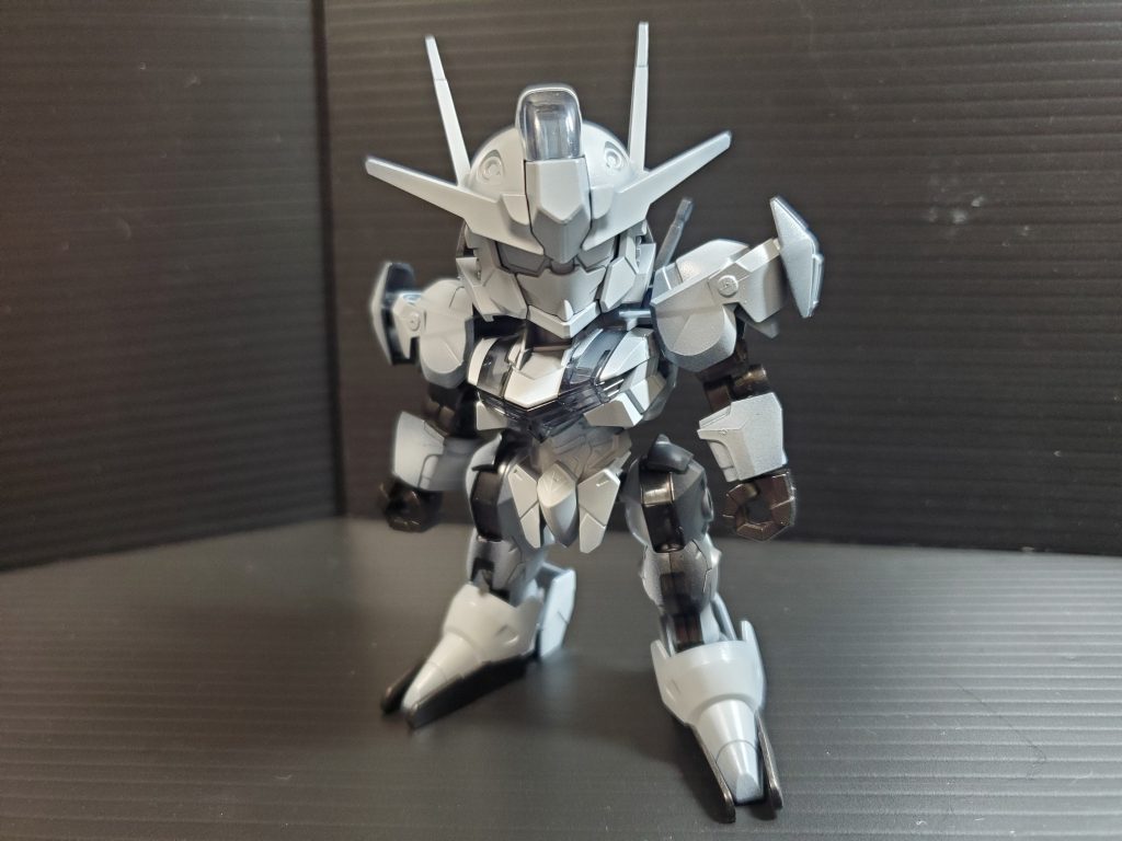 黒立ち上げ後ホワイト塗装の仕上がりです。十分かっこいいのではと思ってます。