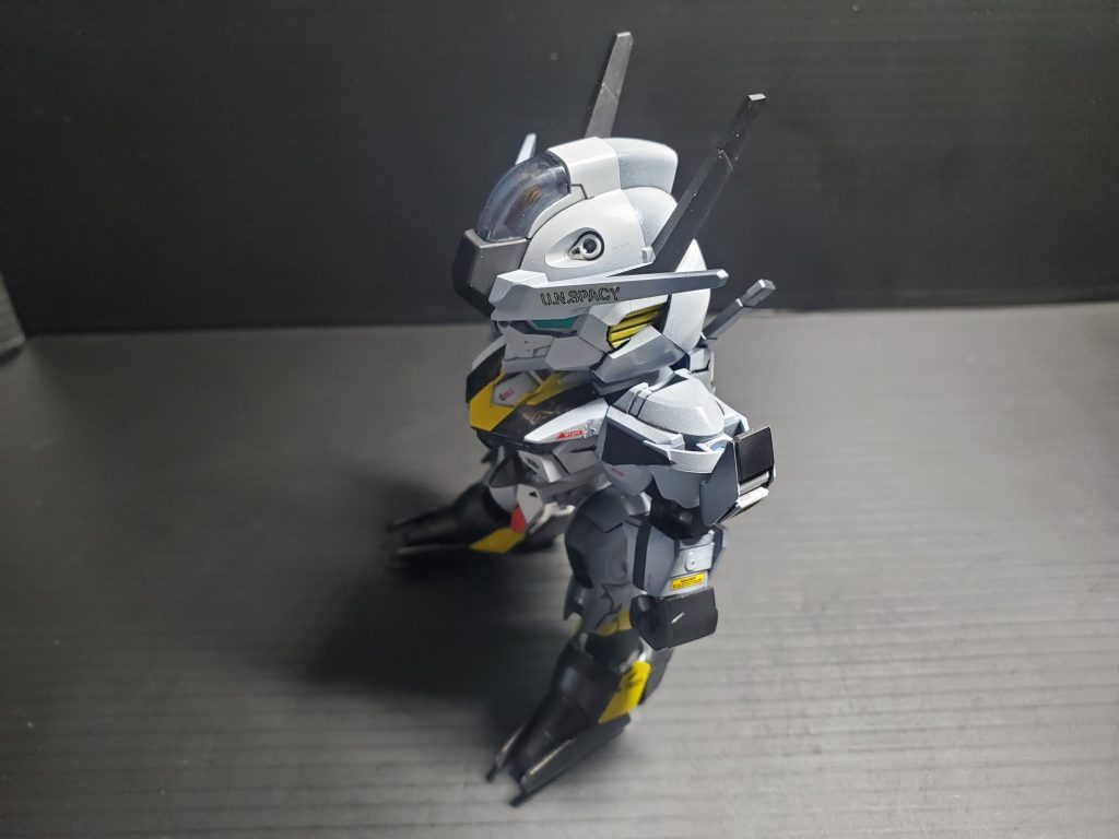 このころは、HGが手に入らかったので、SDでも大満足でした。後ほど購入したHGは甥っ子にガンダムの良さを伝えようと思い、プレゼントしたものの、作成してないとのこと。