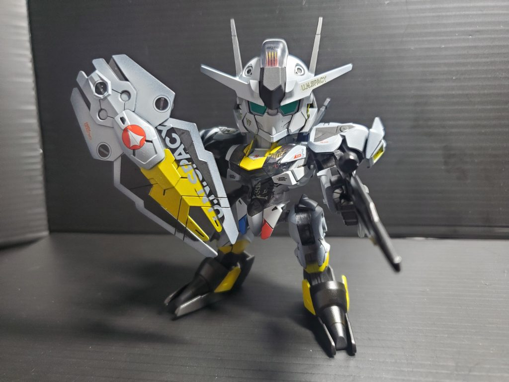 ロイフォッカーといえば、黄色が特徴的です。盾には、統合軍のデカールをほどこしております。