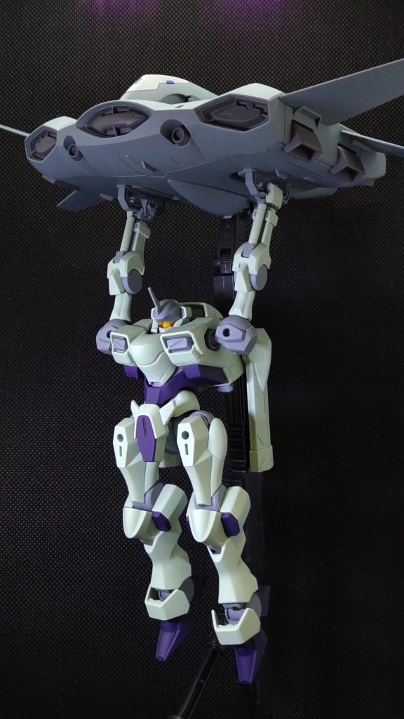 懸下出来るのも良いんですけど…飾ろうとするとスタンドがそこそこ大きくないと無理ですよね(笑)