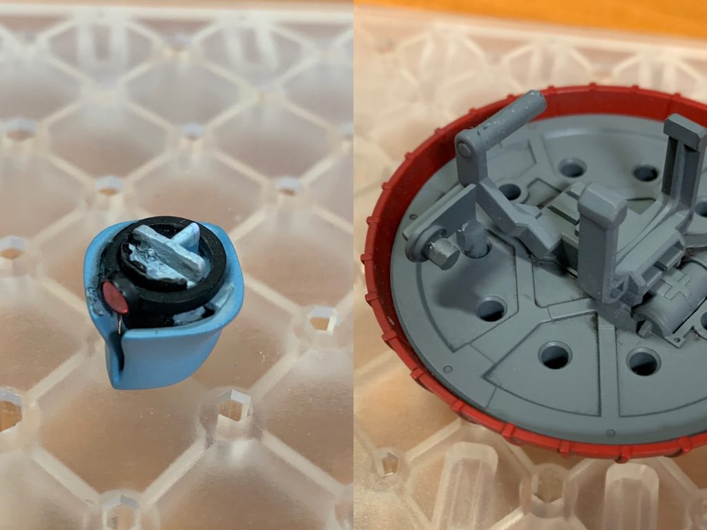 モノアイ可動部とサーベルラック