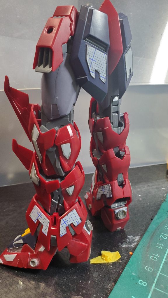 瞑想しながら、プラバンを張り付けた状態です。小さいバーニアも搭載しました。