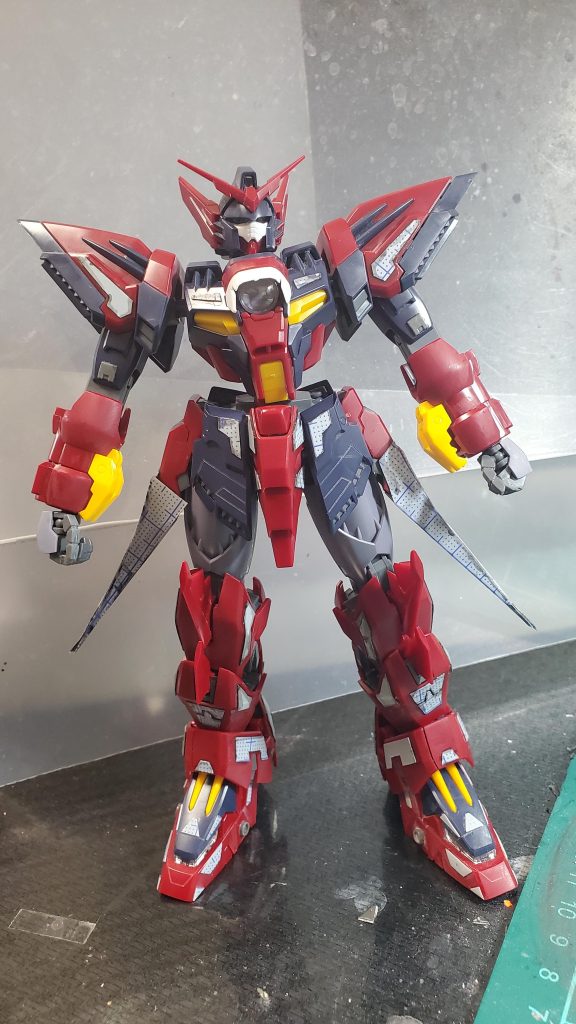 バジュラっぽくするという目標ができたので、腰のスカートをとがらせてみた状態です。この時点ではやっちまった、と思ったのですが、完成後はそこまで違和感でなくて安堵しました。