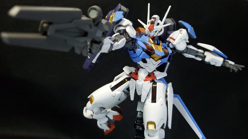 HGミラソウル社製フライトユニット装備＆ウェポンディスプレイベース–2枚目/制作者：よっしょろー