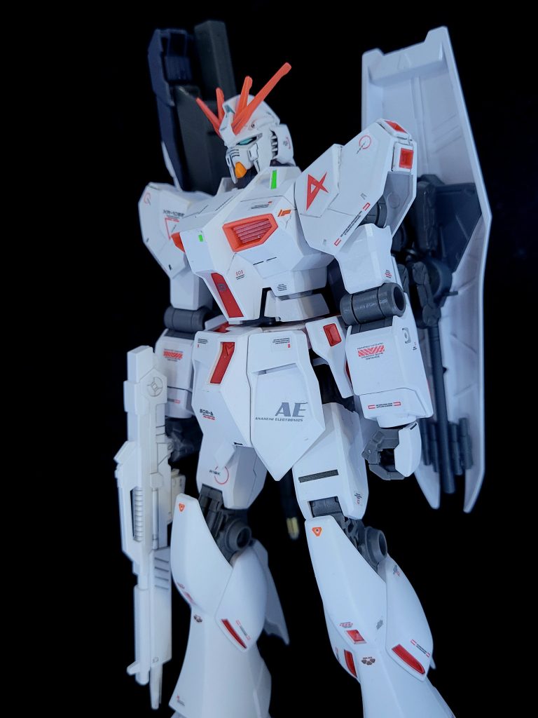 重装H.W.SとEX-αを外したスタンダードな姿アムロのパーソナルマークはあったのでつい貼っちゃいました…