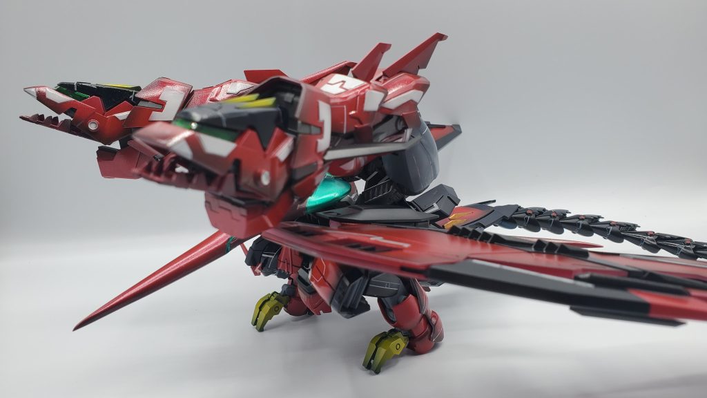 脚をドラゴンの頭にするという発想すごいですね。