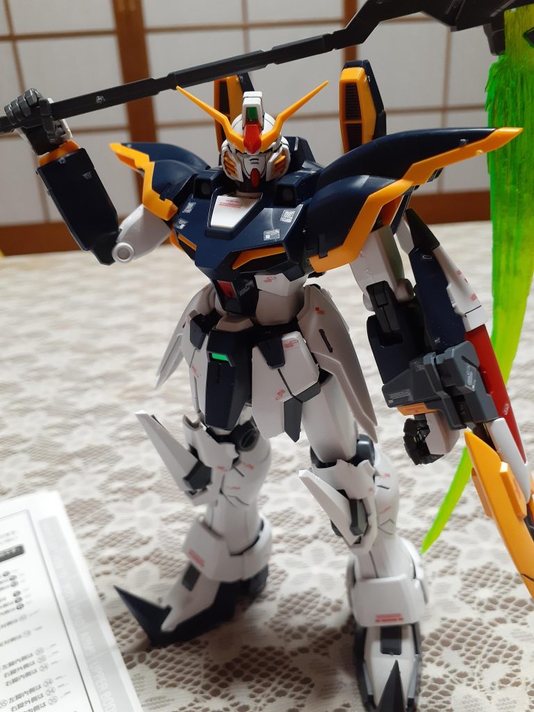 制作過程3、武装が組み上がり、マーキングシールを貼ったところで、この後にトップコートで艶消ししています。