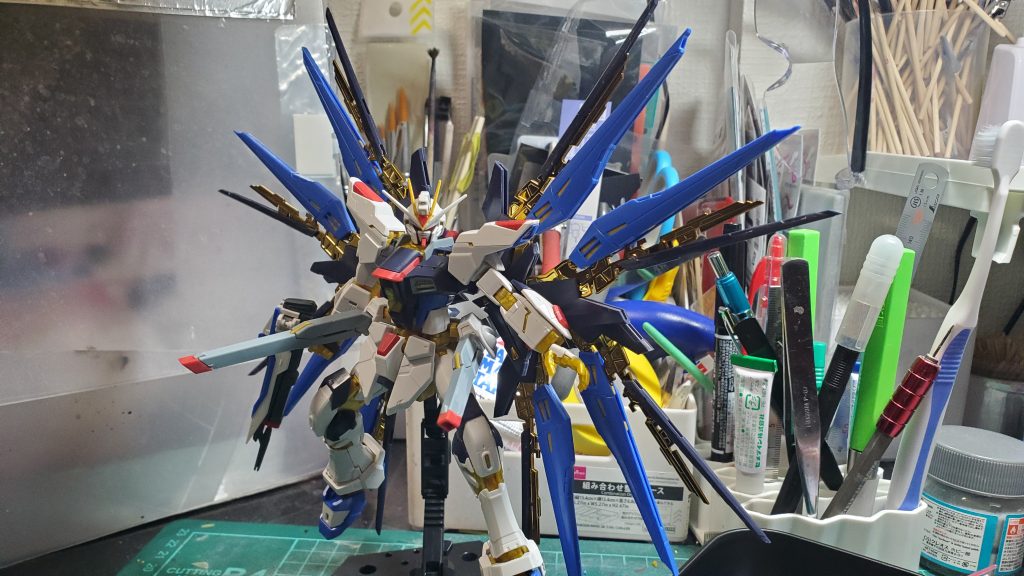 素組での全開き状態です。無塗装でこの色分け最高です。