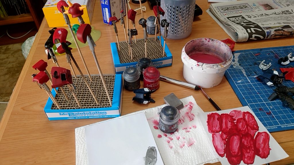 塗装はいつものシタデルカラー筆塗りです。もちろんサフレスです。仕上げはプレミアムトップコートです。