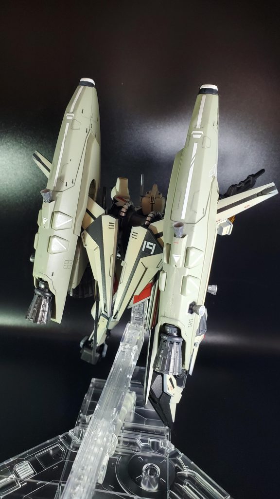 背後はこのようになってます。まぁ、なんともですがね。