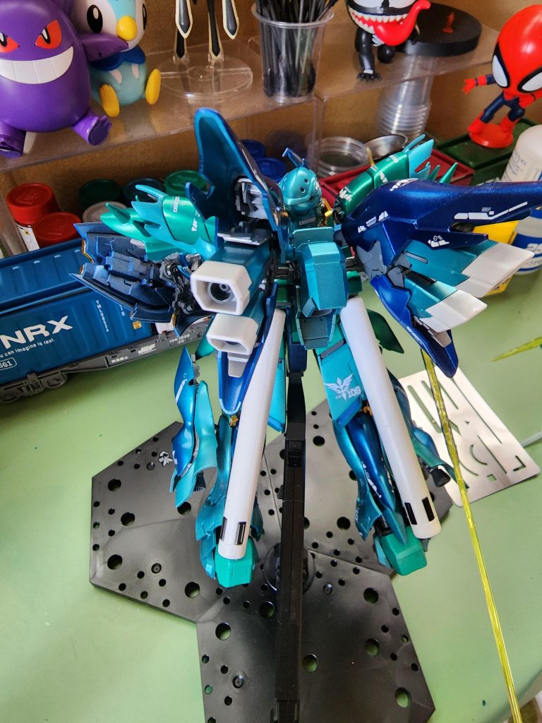 デカールもちょいちょい貼ってみました。