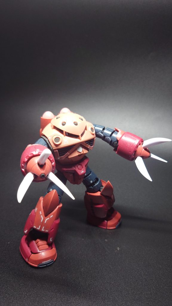 初のRGでしたが、出来が良くて手を加えなくてもかっこいいです。