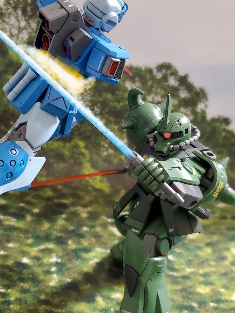 『まだ終わってない❕』と言わんばかりに、ビームトンファーで突撃するジムをヒート剣で両断~👊✨強敵ジムを撃破💥し任務達成👍この数分後、ザンジバル級『フォルテシモ』は無事打ち上げ成功~🚀🎶ブラッド少尉はグレーデン中尉と合流し戦線を離脱するのであった……💫以上、MS-06GR『陸戦高機動型ザク改』の妄想イメージによる活躍でした~😊🎶