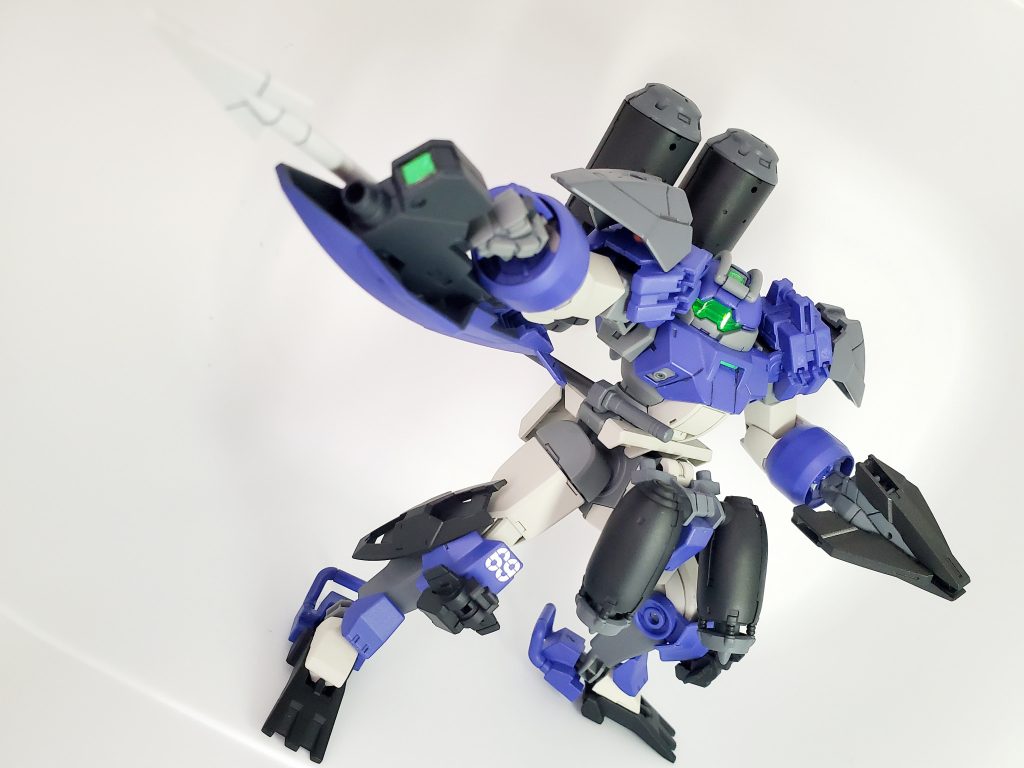 トレーナー機ではあるが、水中戦には遜色のない性能である。宇宙では出番が少ないが、地球での戦闘にしれっと使用されているかもしれない。