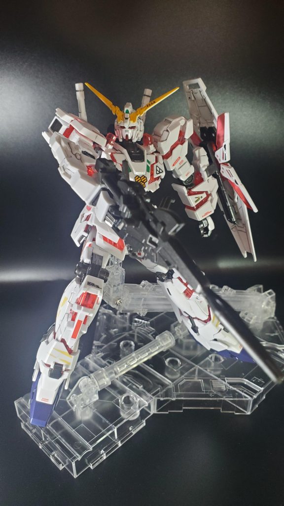 このときユニコーンガンダムのことをしらず、ただ、かっこいいというだけで購入しました。RGのキットが変形することを知って、RGも欲しいところです。