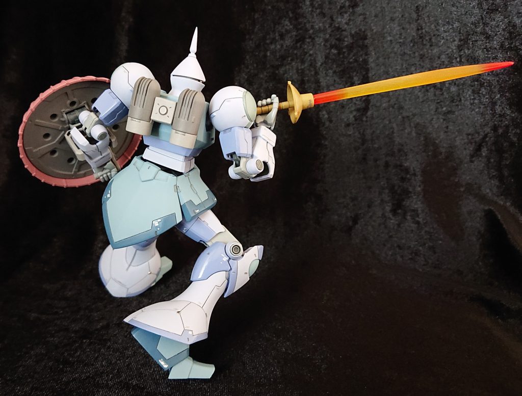 兎に角、可動範囲が大きく、爪先の可動、手首がよく動くので、白兵戦でのポーズがガシッガシにブンドド出来るんで楽しいですね😁