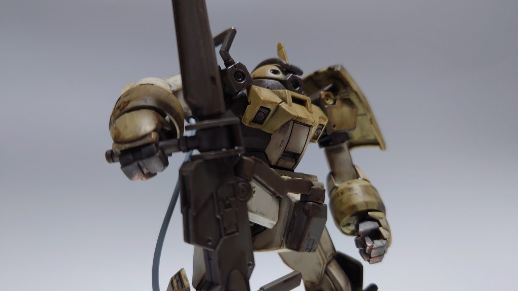 無塗装でもちょっと汚して、つや消しトップコートするだけでもプラスチック感が消えて見栄えが良くなりますよね