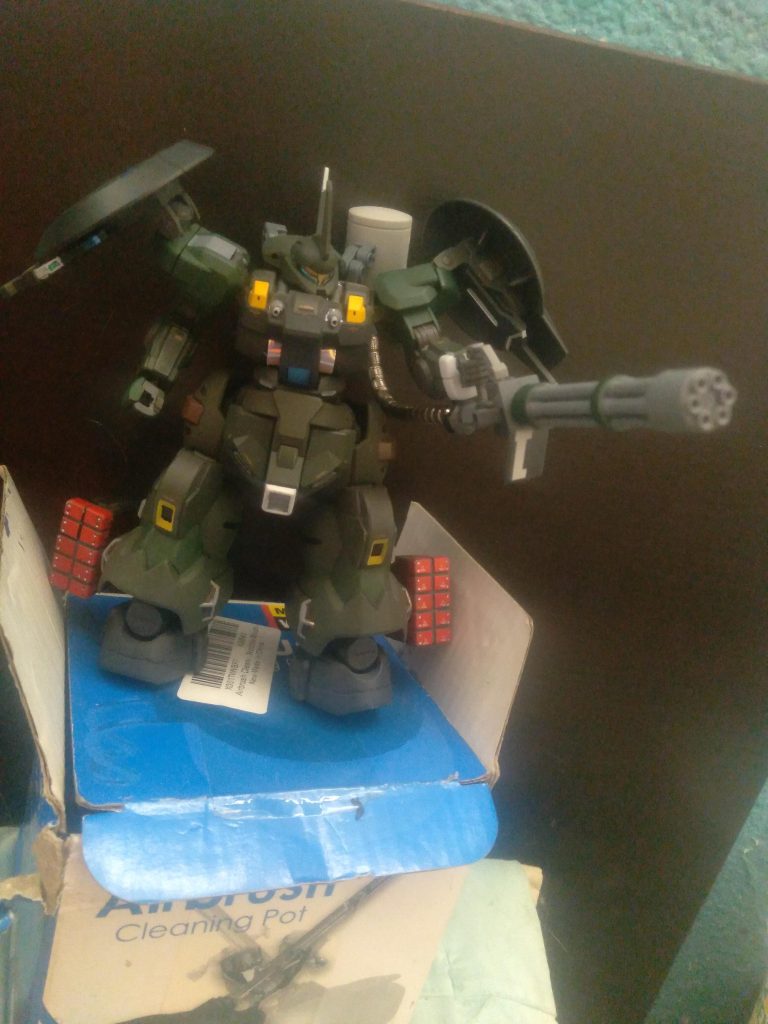 I like the way the gatling gun turned out. It's from the hguc gouf custom. The tank is from wave and the cable is metal zaku pipe replacement parts
