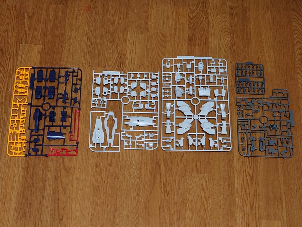 実はこれ、関節の色で気づけた人は凄いと思いますが「単品のヘイズル改」じゃなくて「ギガンティックアームの中身から作ったヘイズル改」なんです。証拠としてランナーの写真を載せていますが、シールドブースターの外周の部品が省かれたランナーを使っているのがわかるはずです(勿体無かったので部品注文でシールドブースターを作れるようにしました)。こんなことしているから部屋は埋まるしお金は無くなる…といえばぐうの音も出ないのですが、やっぱり欲しくなってしまうのが人の性というものなのかもしれません。