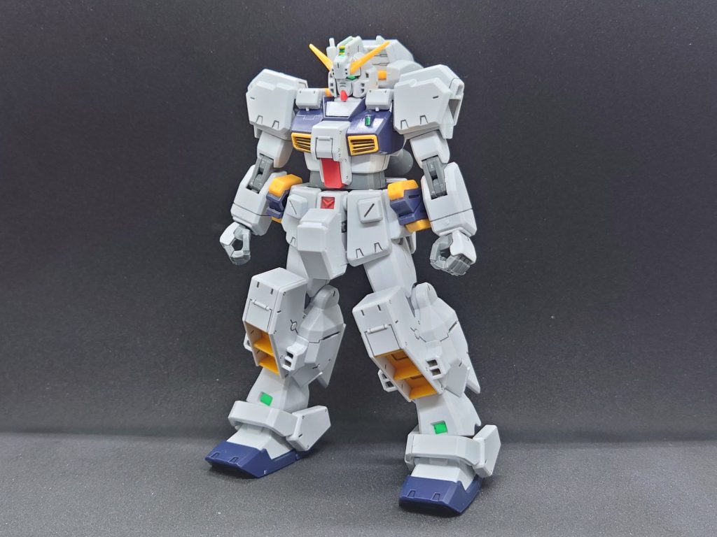 HGUCヘイズル改自体の初版は2005年9月とのことで、なんと自分が小学生になる前のキットになります。それから18年が経ちますが、未だにバリエーション商品が出る第一線のキットとして活躍しているのは凄いことだなと思います。もっともA.O.Zの企画がとんでもなく広がり、しかもそれに商品が追従しているというのもありますけど…w