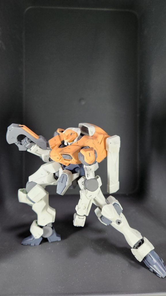 テスト機らしさを出したかったので、テスト中にあちこち接触するであろうと思いスポンジチッピングしてみました！少し失敗したところもありますが...