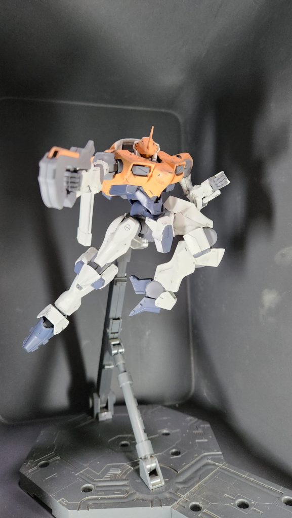 水星のキットは可動域が広く、ポーズを上手くとるのがよけいむずかしいような...