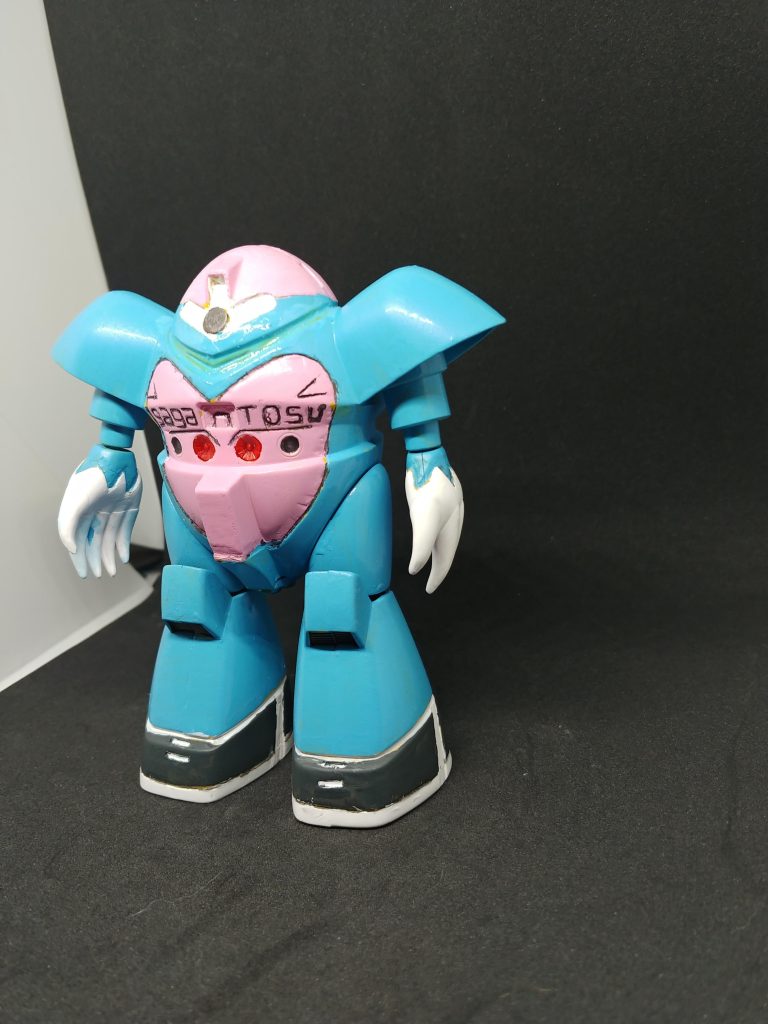 12 ゴッグ(ウイントスくんVer.)旧キットにて作ったわいいが、あまりの恥ずかしさにココでひっそりと投稿出来た時の最初の感想なんじゃこりゃ今回は全筆塗りしたわけだが・・・何か、小学校低学年の頃の工作で作ったかのような感じ最初、体型がウイントスくん的だと思いウイントスくんに改造も考え色々道具も買ってきたが、やっぱりあくまでゴッグのカラーバリエーションとしてに