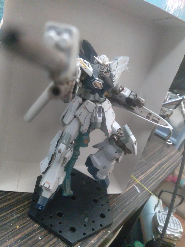 The hi-beam rifle is definitely imposing. I like how it looks soo much bigger than the sinanju's rifle