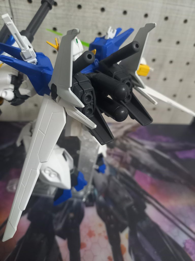 バックパックは下の翼だけフォースインパルスのものを使用しました。