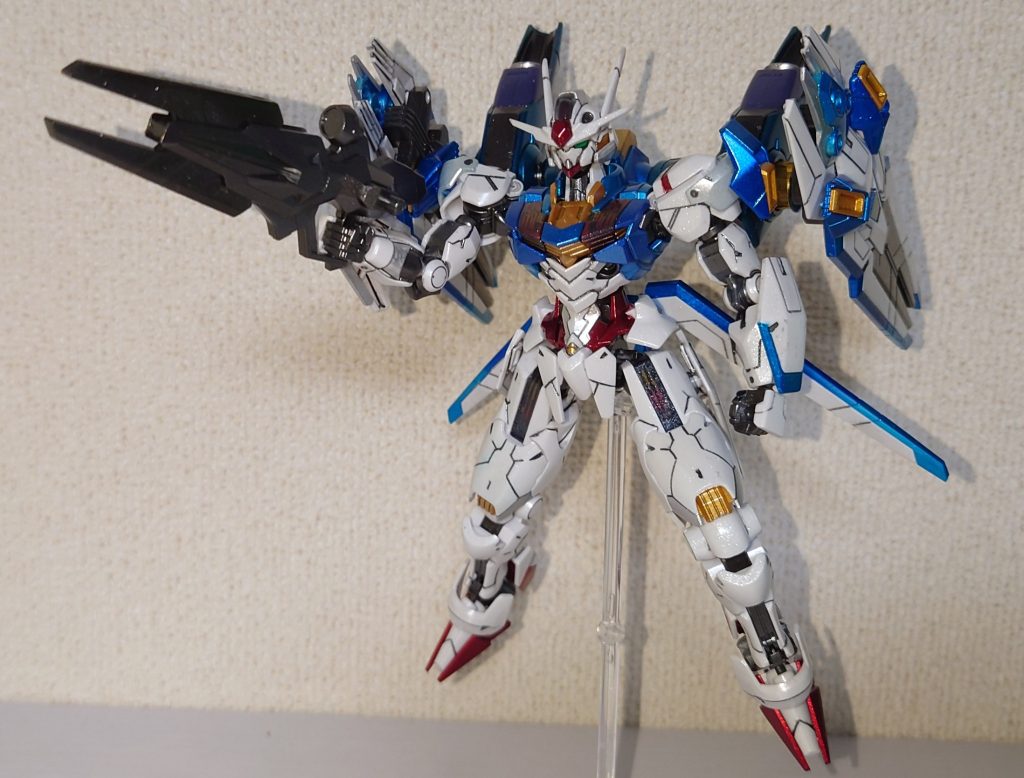 ビットオンフォームにしてもシールドがまだ二基あるのでフォルムはあまり変わりません。超高機動フォーム。