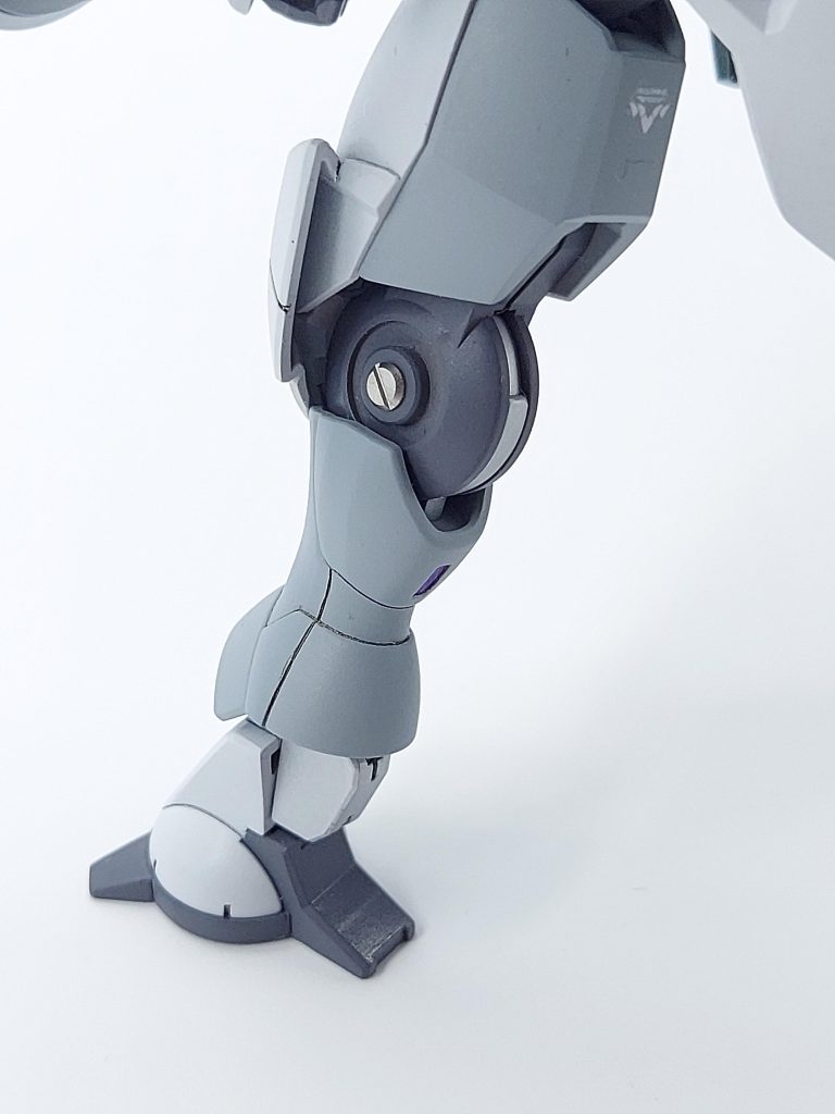 脚関節の他グラスレー社MSで膝アーマーが付いてる所はハイキューパーツのマイナスモールドを付けてます