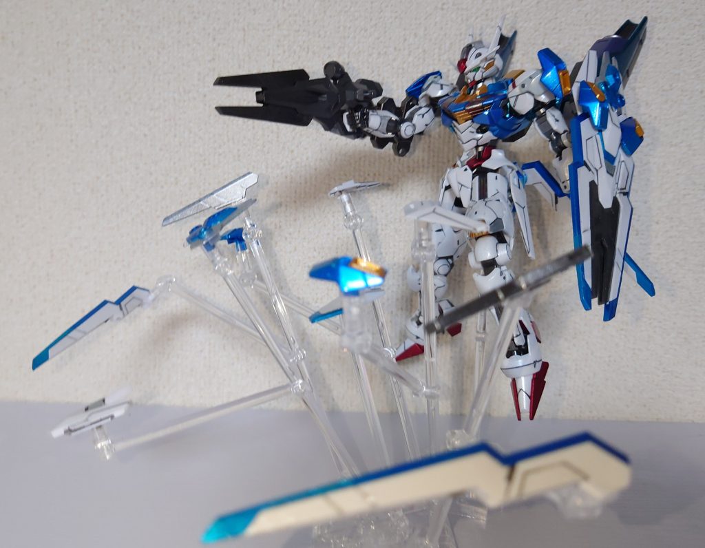 ビットオンフォームはそのまま、シールドもそのままシールドとして使用、さらにガンビットとして攻撃可能。究極的にはクイン・マンサのファンネルを超える数のガンビットを繰り出せるかどうかは不明。