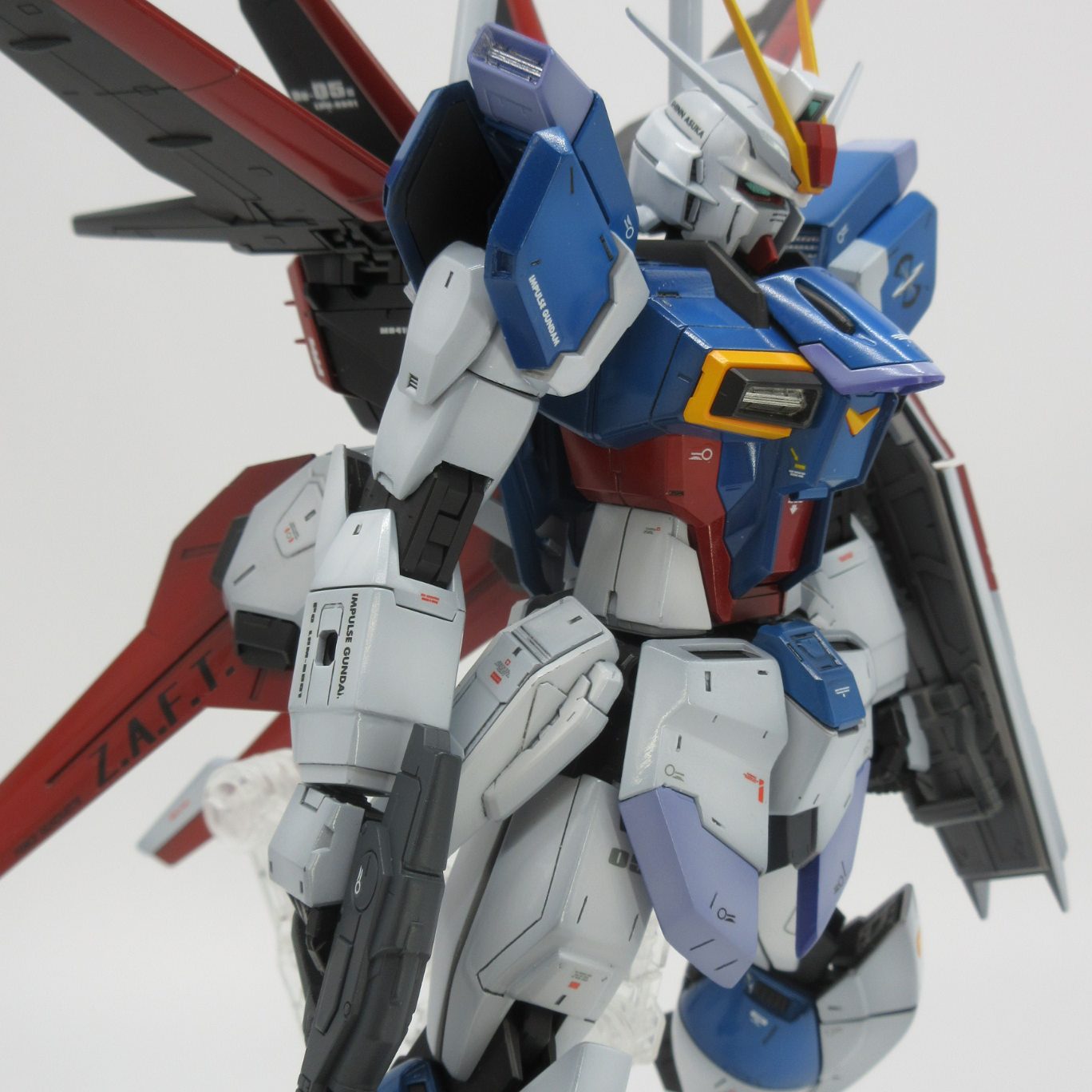 MG 1/100ZGMF-X56S フォースインパルス ガンダム【 塗装完成 】/ 機動