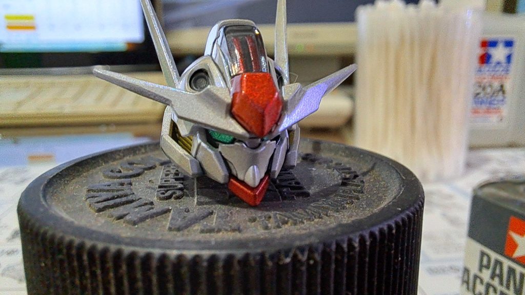 頭も全バラ個別塗装　それでここまでのクオリティHGなのにすごいな