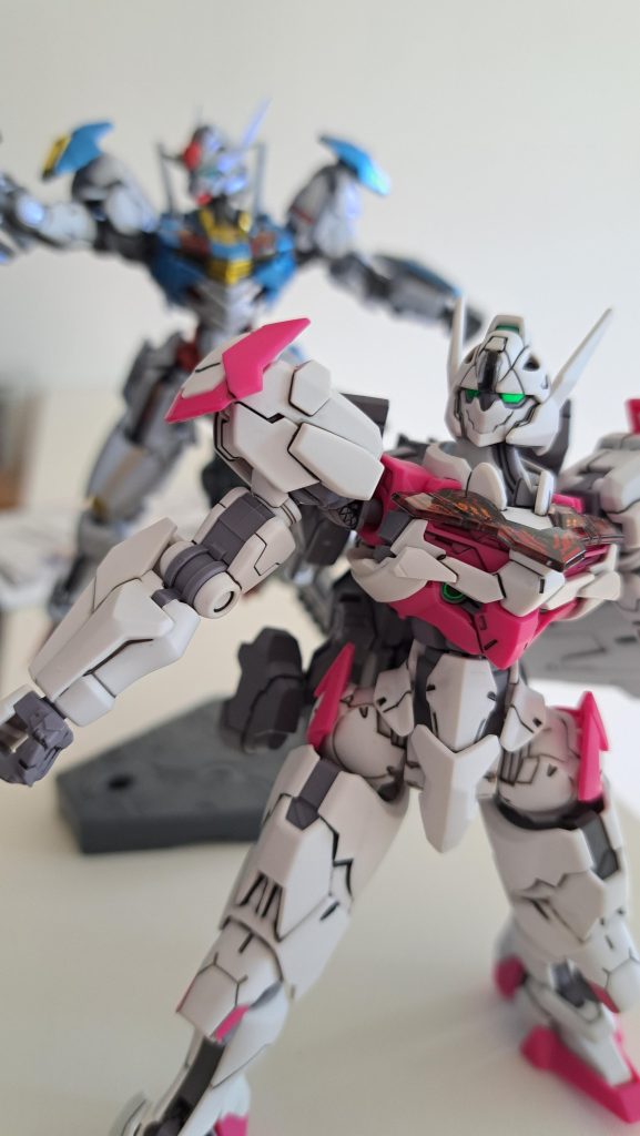 以前作ったルブリス素組で墨入れトップコート艶消し今度塗装でもっかい作ろうかな