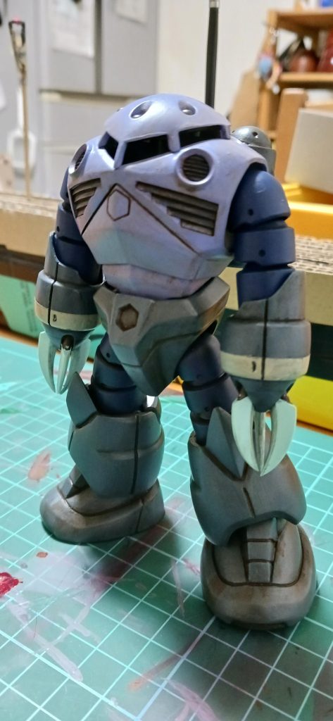 モノアイ、思案ちう