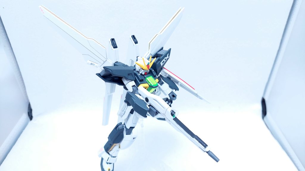 カラーレシピ<スプレー>本体ホワイト部:クレオス MSホワイト本体イエロー部:クレオス MSイエロー本体ダークブルー部:クレオス ネイビーブルー本体レッド部:クレオス レッド武装・関節グレー部:タミヤ ジャーマングレー<水性アクリル塗料爪楊枝塗り>本体各種グレー部:クレオス ジャーマングレー/ドゥンケルグラウ、ジャーマングレー/グラウ、ジャーマングレー/グラウ(退色時)武装ダークグレー部:クレオス ティターンズブルー1本体レッド部:RX-78レッド本体イエロー部:RX-78イエロー<ガンダムマーカー>本体パネル部:MEPEホロイエロー