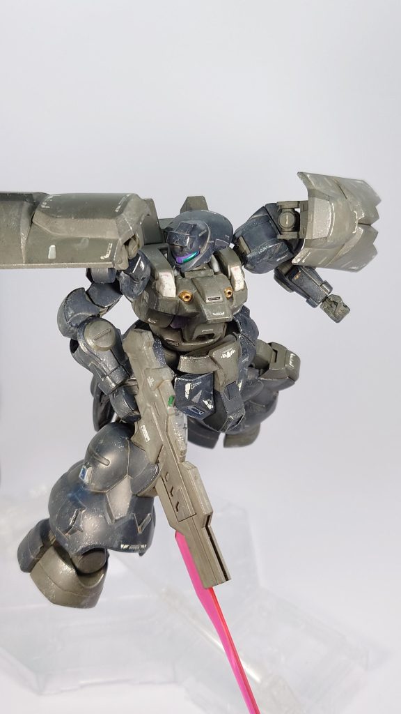 ポーズ付け②。個体差かもしれませんが手首のポロリが酷くて難儀しました。