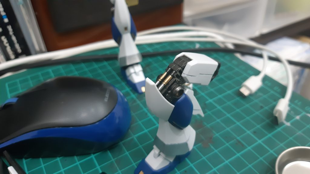 部分塗装なので、塗ってみて色が気になった箇所は、剥がしては塗ってを繰り返しました。やってて楽しかったです。