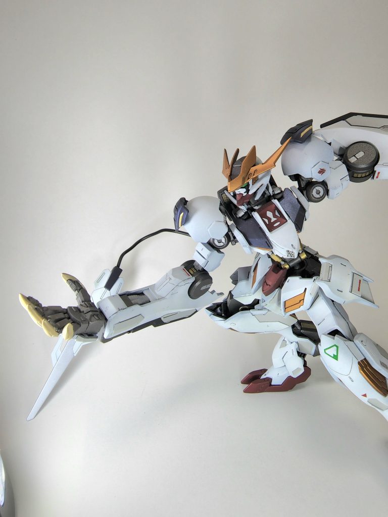 どうしても取説のポーズしようとすると、「おかわりっ！」って感じになるんですよね…あと、ワイヤー難しい……